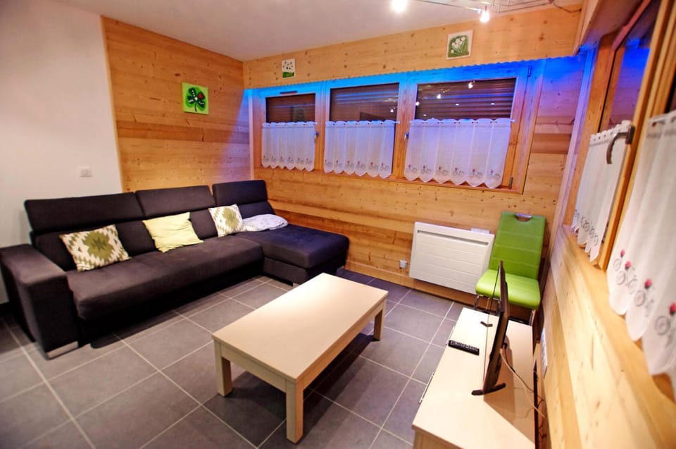 Résidence Le Seillon - 3 Pièces pour 6 Personnes MAE-3325 Apartment in Champagny-en-Vanoise