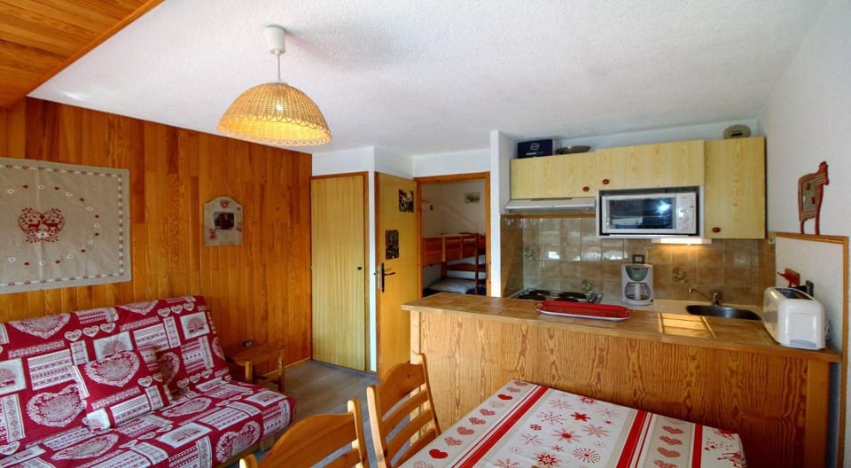 Résidence Le Centre - 2 Pièces pour 5 Personnes MAE-3327 Apartment in Champagny-en-Vanoise