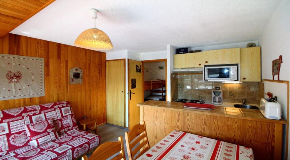 Résidence Le Centre - 2 Pièces pour 5 Personnes MAE-3327 Apartment in Champagny-en-Vanoise
