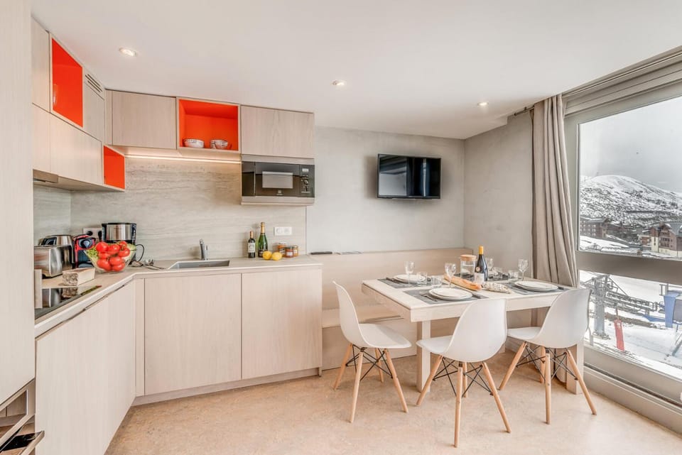 Résidence Palafour - Complètement rénové en 2018, élégant 2 pièces confort moderne - balcon - vue Grande Sassière MAE-3390 Apartment in Tignes