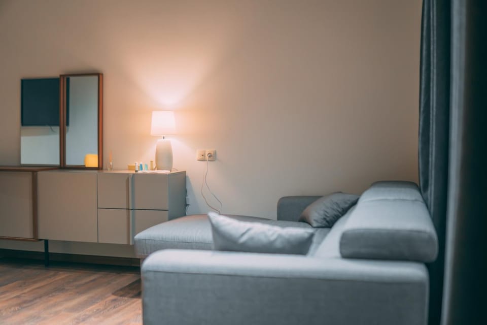 Communal lounge/ TV room, Living room, Seating area