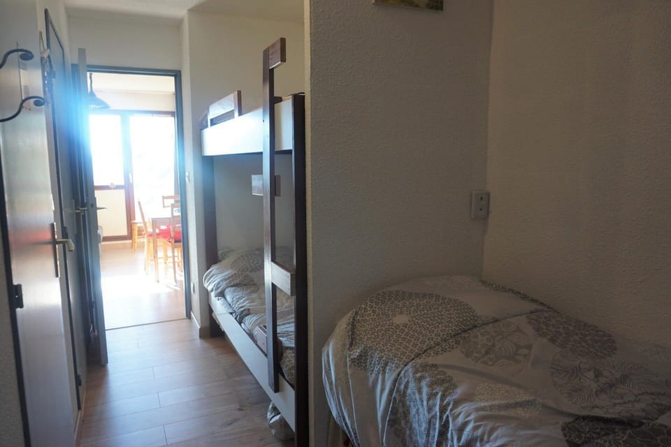 Résidence Plein Soleil Ii - studio cabine 4 personnes MAE-2800 Cabin in Provence-Alpes-Côte d'Azur