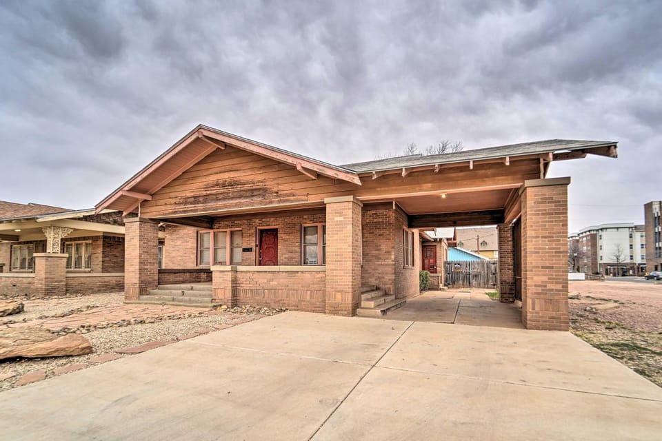 By Dtwn Lubbock! Spacious 4BR Home Near Texas Tech House in Lubbock