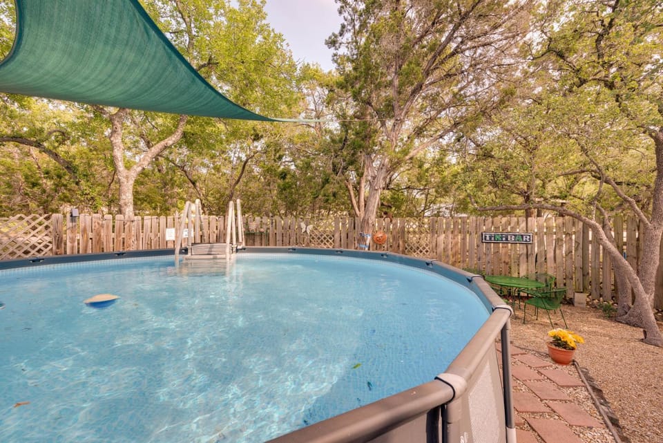 Charming Canyon Lake Cottage with Pool and BBQ Pit! House in Canyon Lake