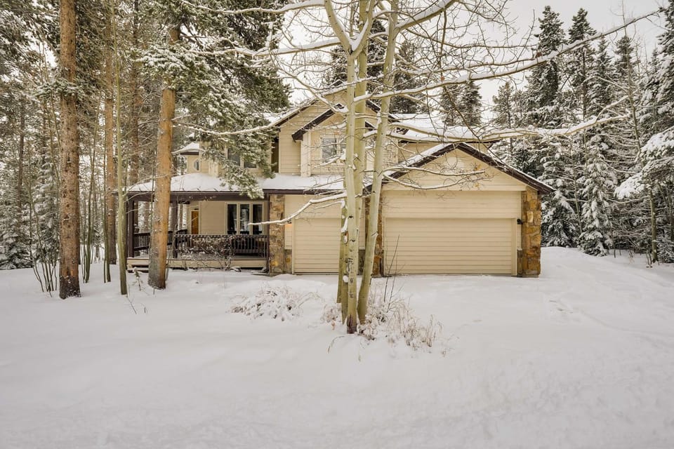 Hot Tub & Ski Shuttle: Forested Breckenridge Home! House in Breckenridge