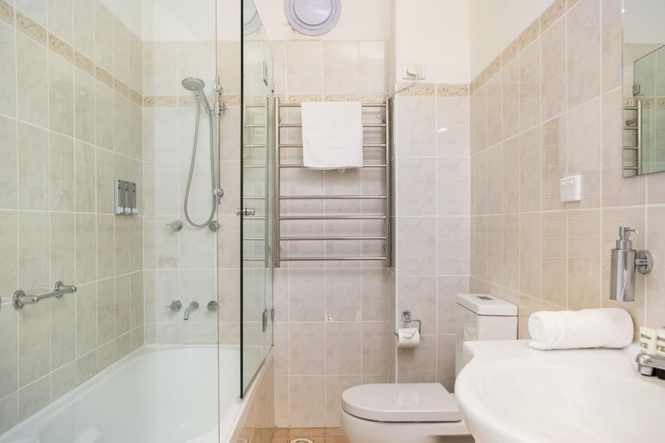 Cosy 2-Bed Apartment in the Heart of Strathfield Apartment in Sydney