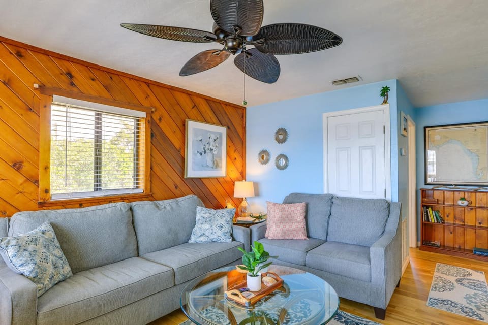 Waterfront Cedar Key Duplex Home: Grill & Dock! House in Cedar Key