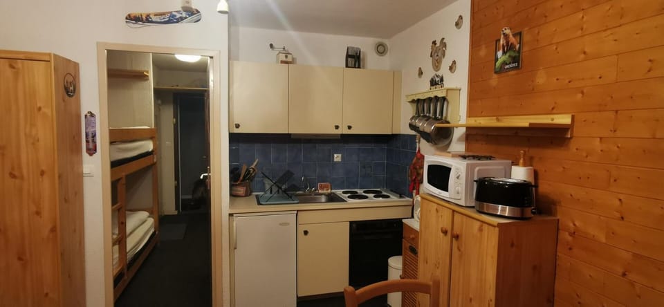 Résidence Plein Soleil Ii - studio cabine 4 personnes MAE-2850 Cabin in Provence-Alpes-Côte d'Azur