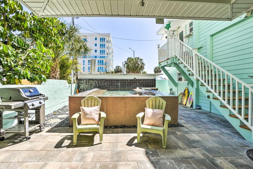 'Sea Turtle Suite' Condo w/ Clearwater Beach Views House in Clearwater Beach