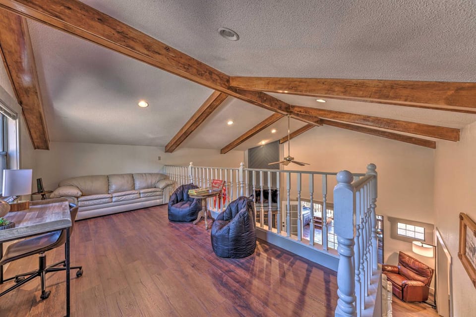 'Moondance' Ruidoso Retreat w/ Hot Tub & Views! House in Ruidoso