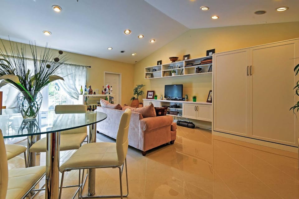 Fishing Dock & Canal Views: Fort Lauderdale Home! House in Oakland Park