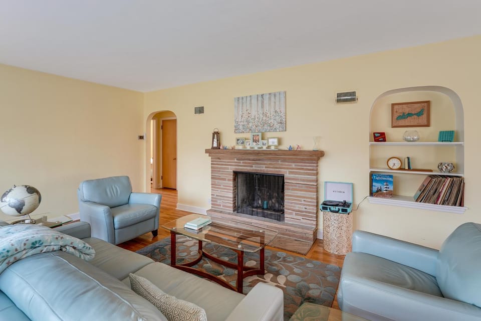 Williams Bay Retreat: Walk to Geneva Lake & Town! House in Williams Bay