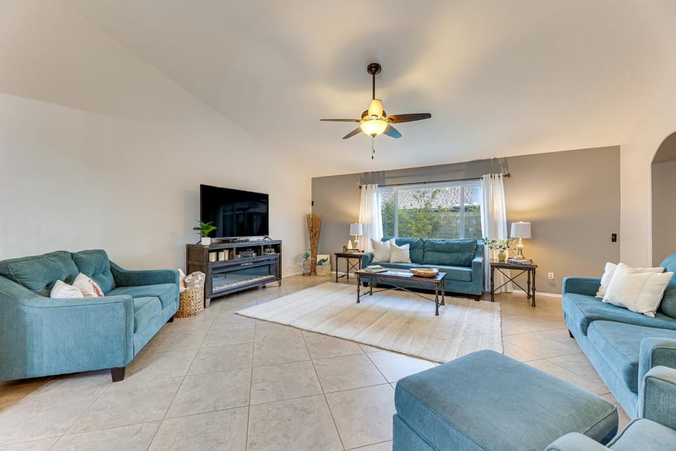 Desert Oasis Ranch-Style Mesa Home, Hiking/Tubing House in Mesa