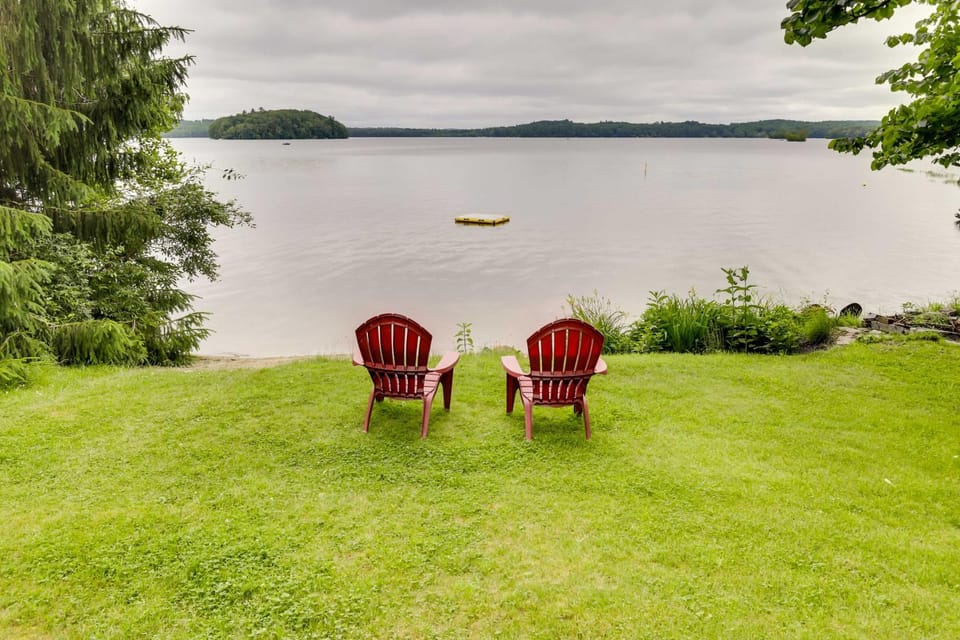 Peaceful Fisherman's Paradise w/ Deck + Fire Pit! House in Winthrop