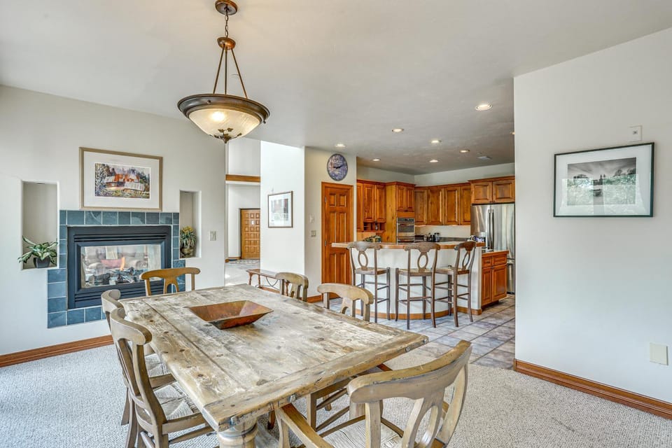 Expansive Edwards Condo on Main Street w/ Views! House in Edwards