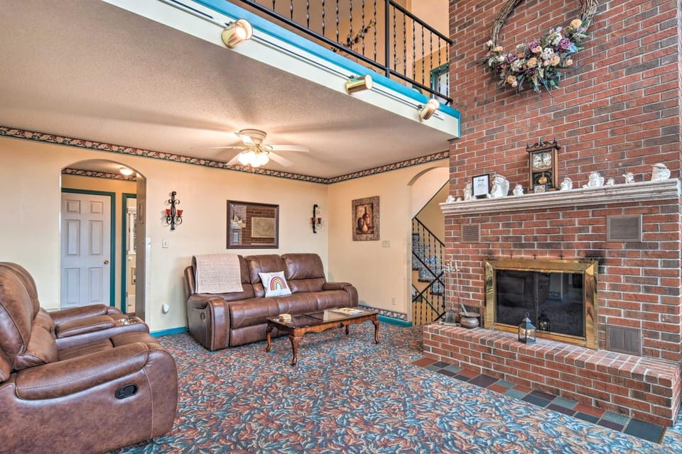 Secluded Home w/ Views in Burnsville: Hike & Ski! House in North Carolina