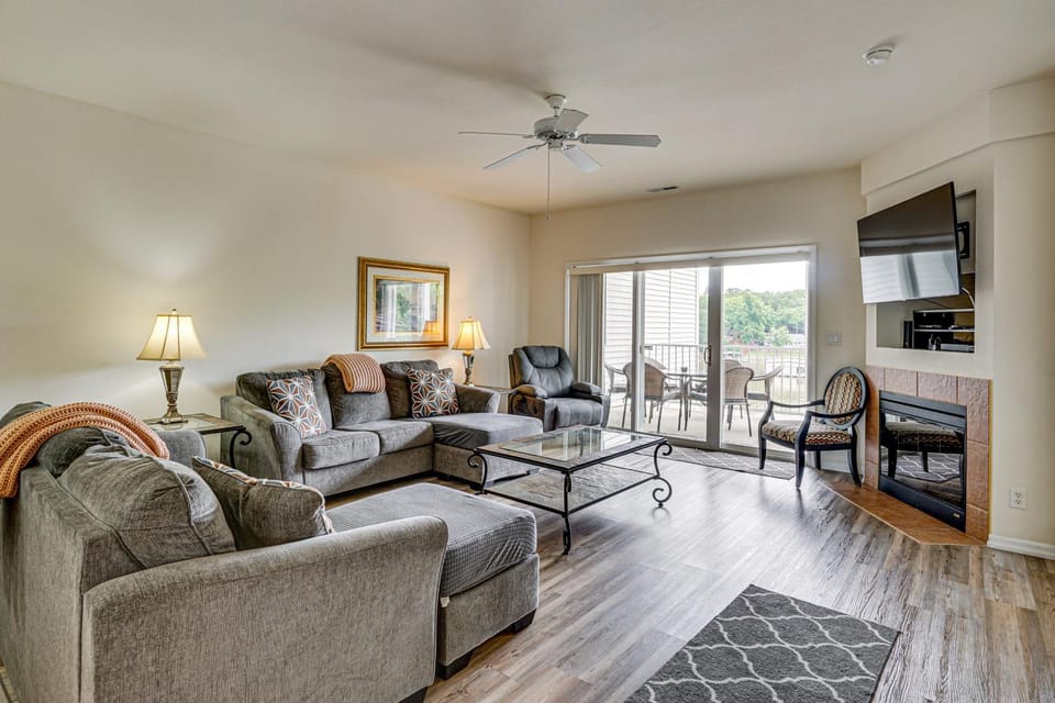 Lakefront Osage Beach Condo: Dock Your Boat Here! House in Osage Beach