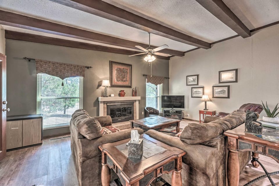 Alto Condo w/ Deck: 2 Mi to Ruidoso Winter Park! House in Alto
