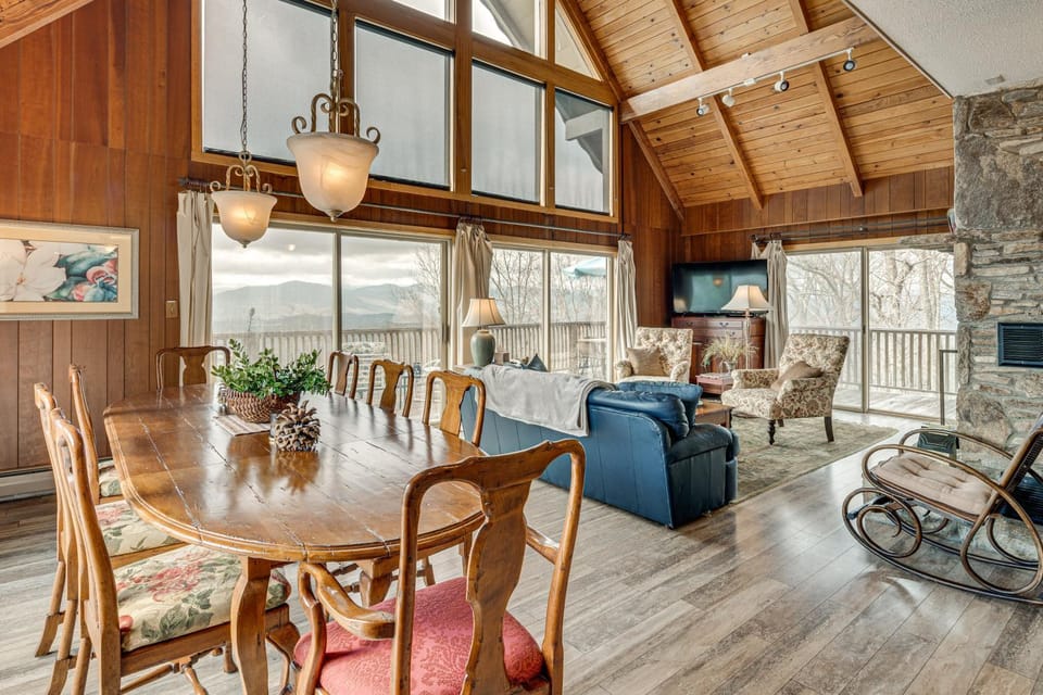 'Point of View' Hilltop Sanctuary in Brevard House in Tennessee