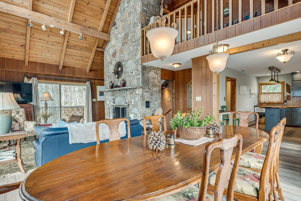 'Point of View' Hilltop Sanctuary in Brevard House in Tennessee