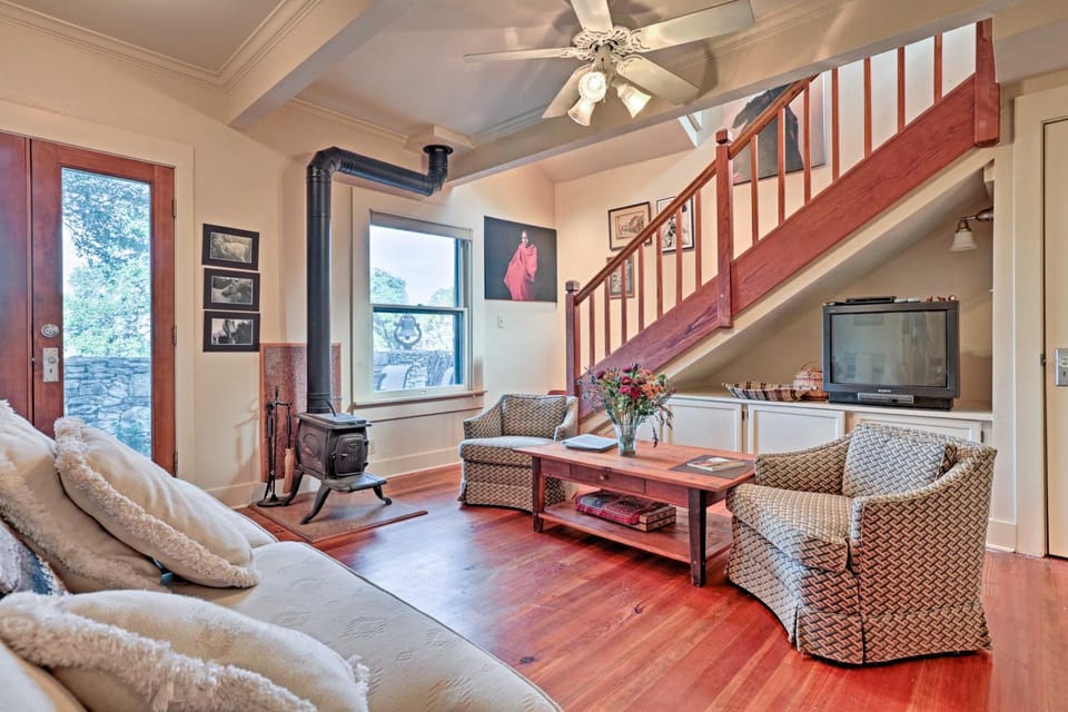 Bulverde Ranch House with Pool Access and 211 Acres! House in Bulverde