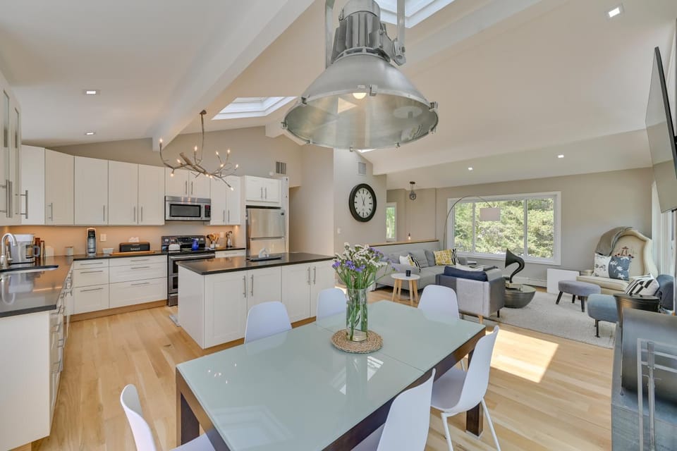 Alluring Hampton Bays Hideaway < 2 Mi to Beach! House in The Hamptons