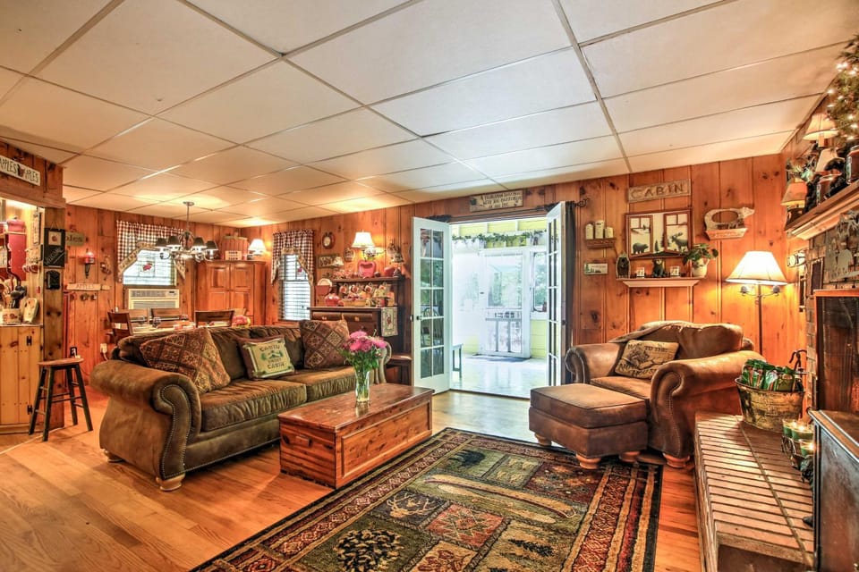 Pet-Friendly Cabin w/ Fire Pit, BBQ & Great Deck! Cabin in Massachusetts