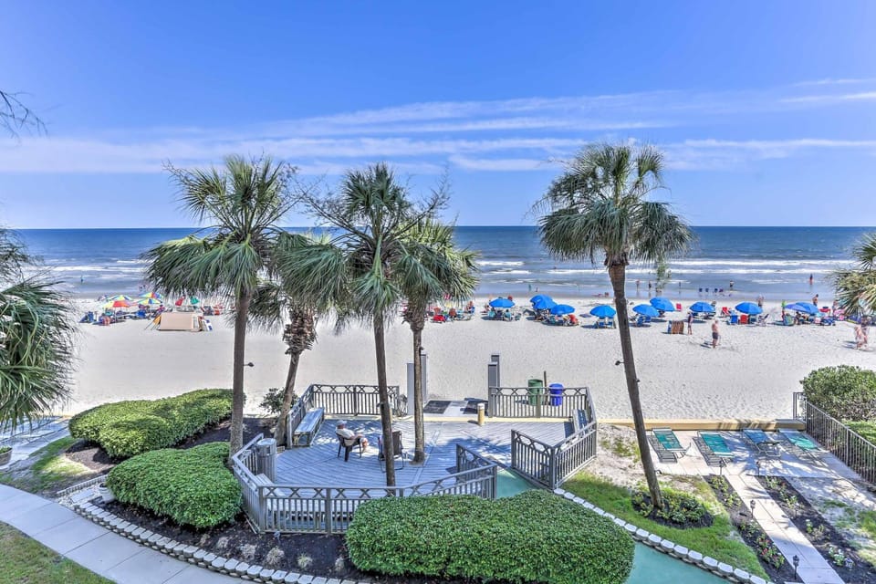 Chic Myrtle Beach Seaside Escape w/ Pool Access! House in South Carolina
