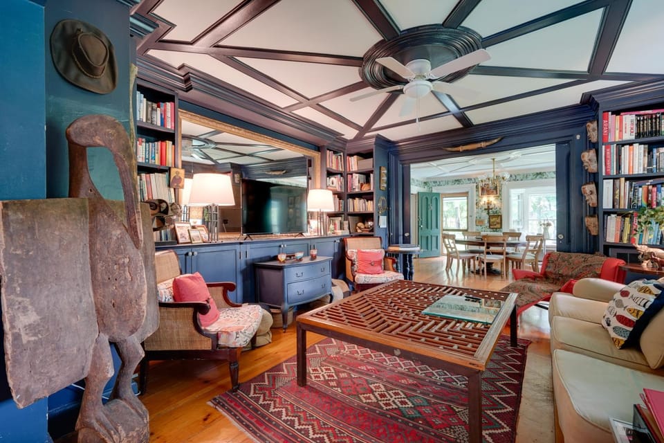 Gorgeous Victorian-Style House w/ Hilltop Pool! Villa in Vermont