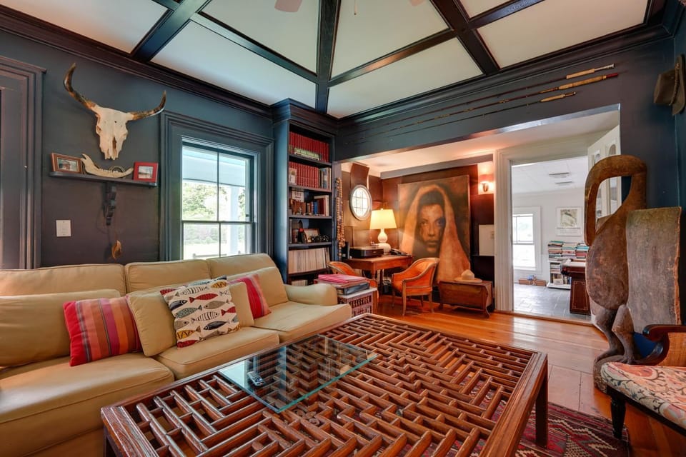 Gorgeous Victorian-Style House w/ Hilltop Pool! Villa in Vermont