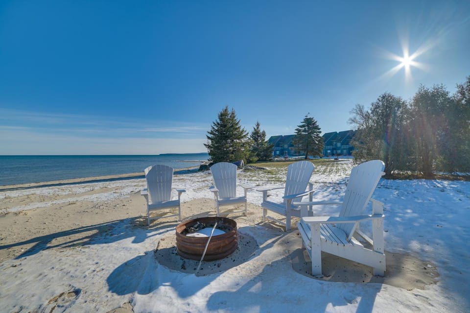 St. Ignace Cottage w/ Deck & Beach on Lake Huron! House in Saint Ignace