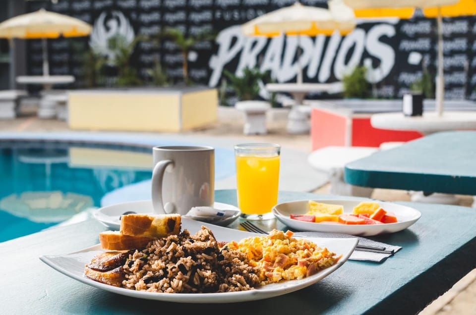 Food and drinks, Swimming pool, Breakfast