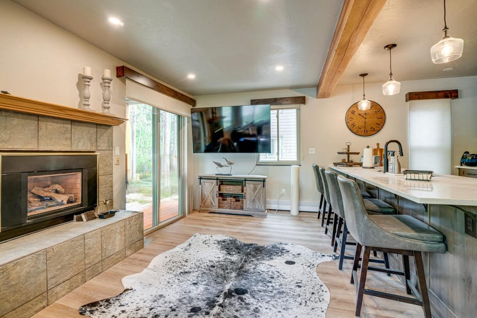Walk to Slopes & Main St: Cozy Breckenridge Condo! House in Breckenridge
