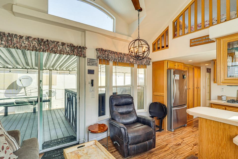 Boat Launch + Mtn Views: Lake Havasu Cabin Cabin in Lake Havasu City