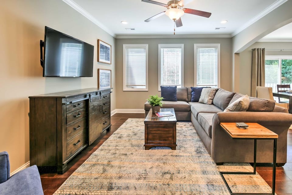 Downtown Townhome; Walk to Dine & Shop on Broad St House in Southern Pines