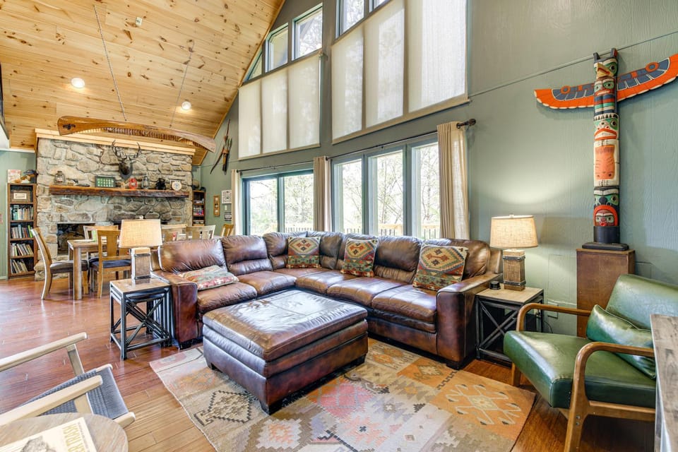 Camp Themed Sevierville Cabin w/ Hot Tub + Teepee! Cabin in Sevier County