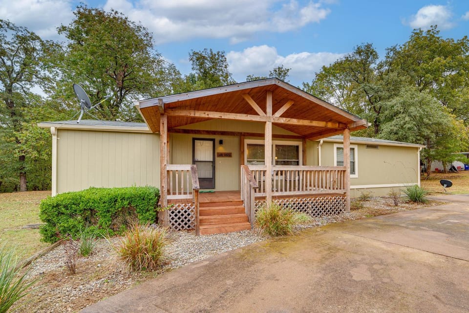 1 Mi to Lake Texoma! Family Home in Woodsy Setting House in Lake Texoma