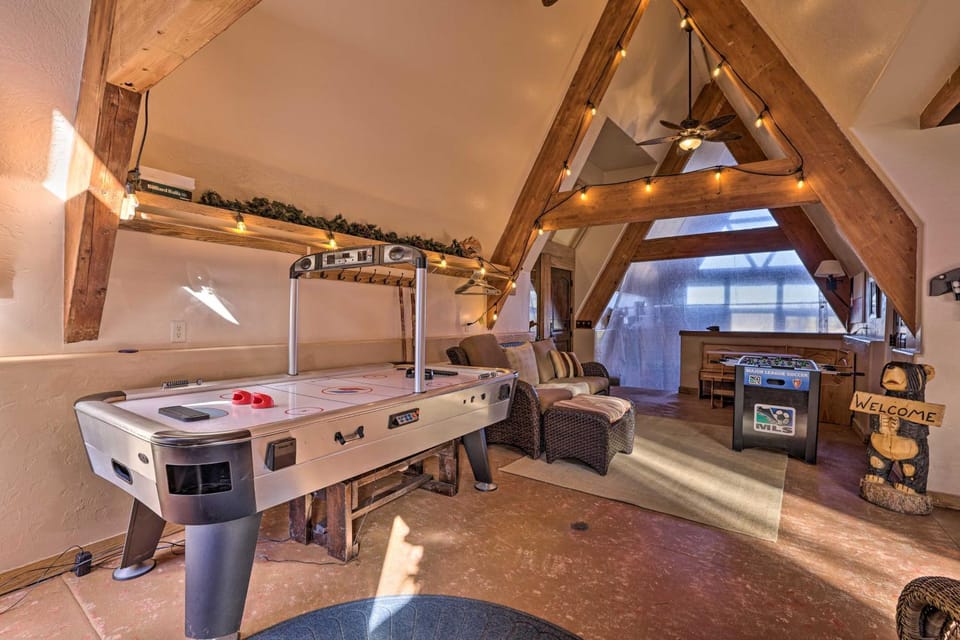 Big Family Fun! Mtn Cabin Between Bryce & Zion Cabin in Utah