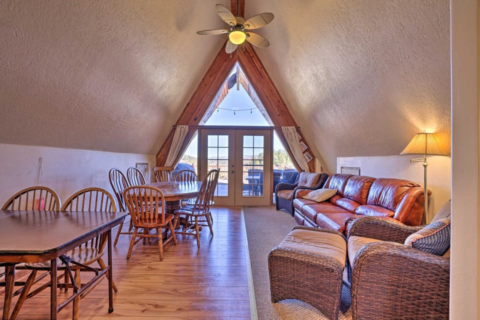Big Family Fun! Mtn Cabin Between Bryce & Zion Cabin in Utah