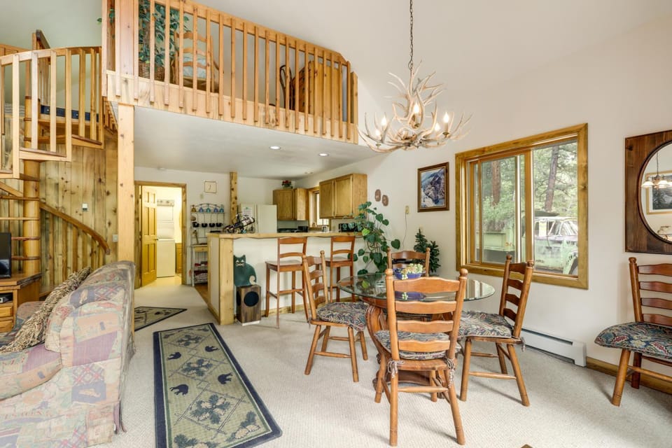'Marble Hideaway' Cabin w/ Mountain Views + Deck! Cabin in Marble