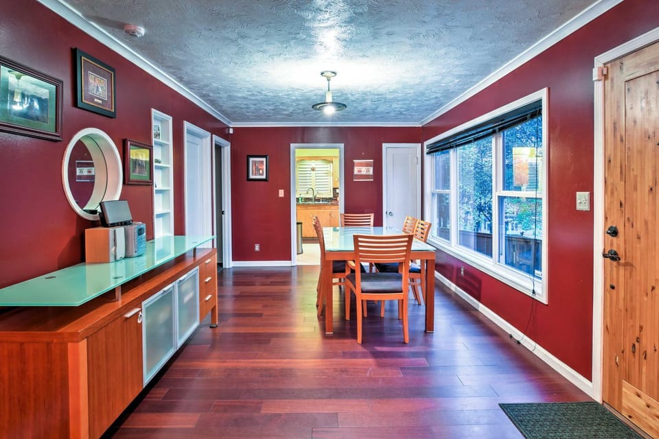 Downtown Anchorage Home, 1 Block to Coastal Trail! House in Anchorage