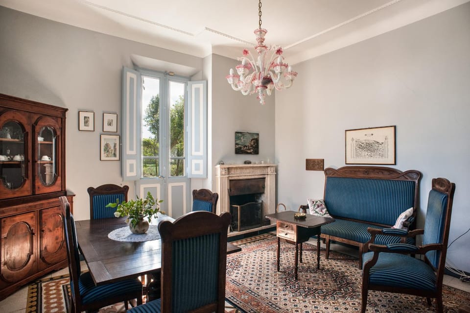 Seating area