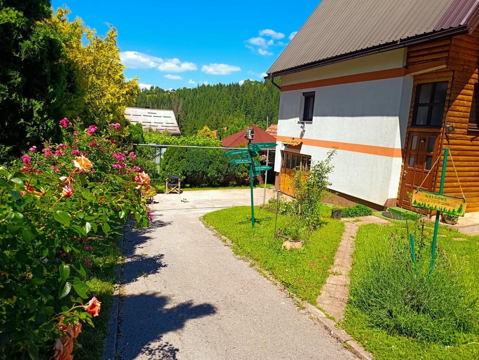 Forest Escape Nature lodge in Federation of Bosnia and Herzegovina