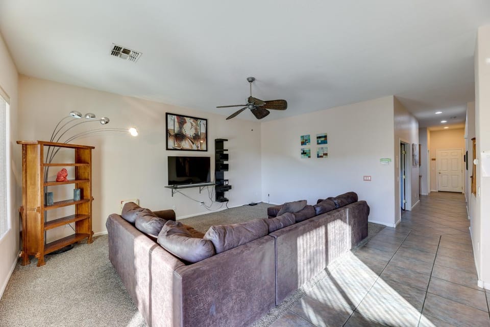 Stunning Pool & Patio: Spacious Chandler Oasis! House in Chandler