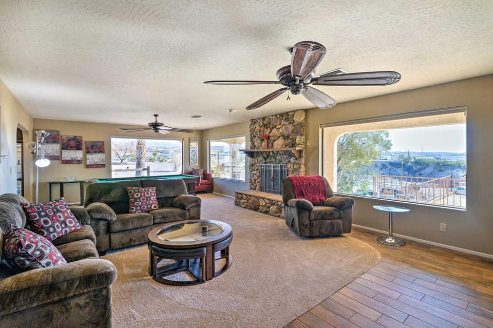 Bullhead City Home w/ Private Pool, Hot Tub & View House in Bullhead City