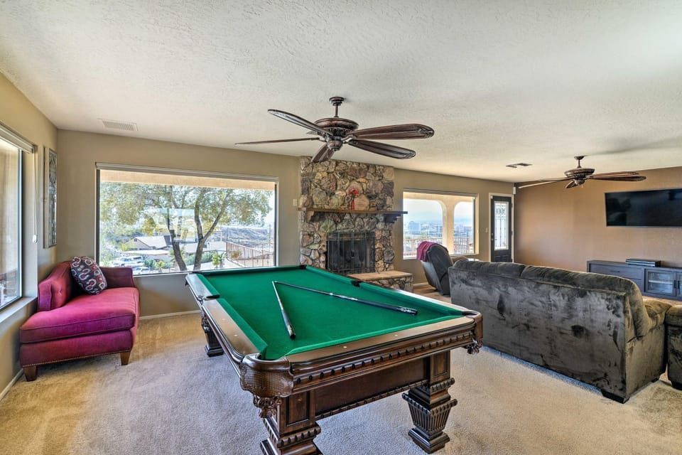 Bullhead City Home w/ Private Pool, Hot Tub & View House in Bullhead City