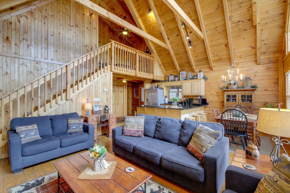 Smoky Mountains Cabin w/ Hot Tub, Deck & Views! Cabin in Sevier County