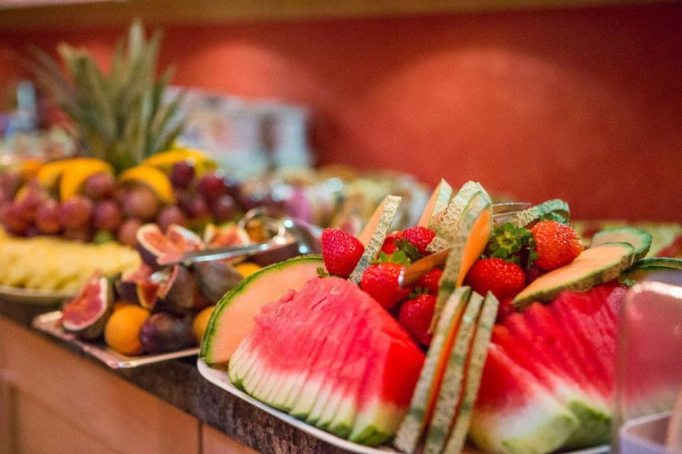 Food and drinks, Food