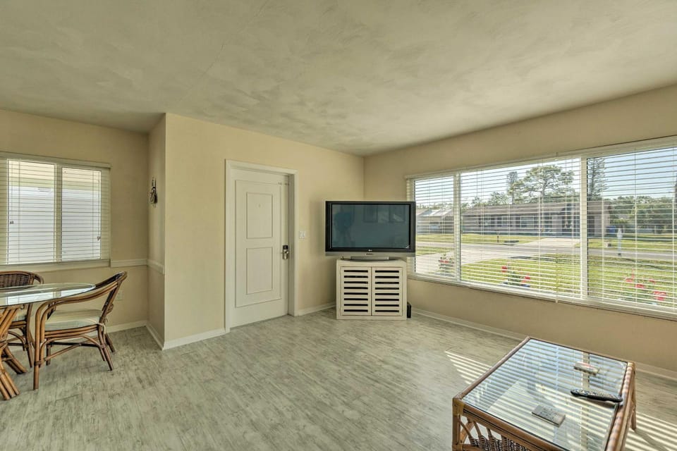 Venice Home w/ Fire Pit & Grill: 2 Mi to Beach! House in Venice