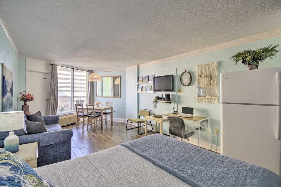 Ocean Views & Resort Amenities: Myrtle Beach Condo House in Myrtle Beach